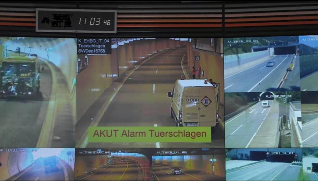 Auditives Warnsystem im Tunnel, über Monitore betrachtet